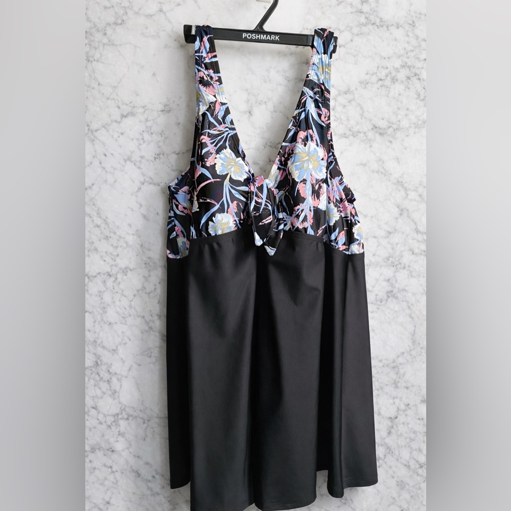 Speedo Floral Swim Dress One Piece Swimsuit Black Size 22 NEW